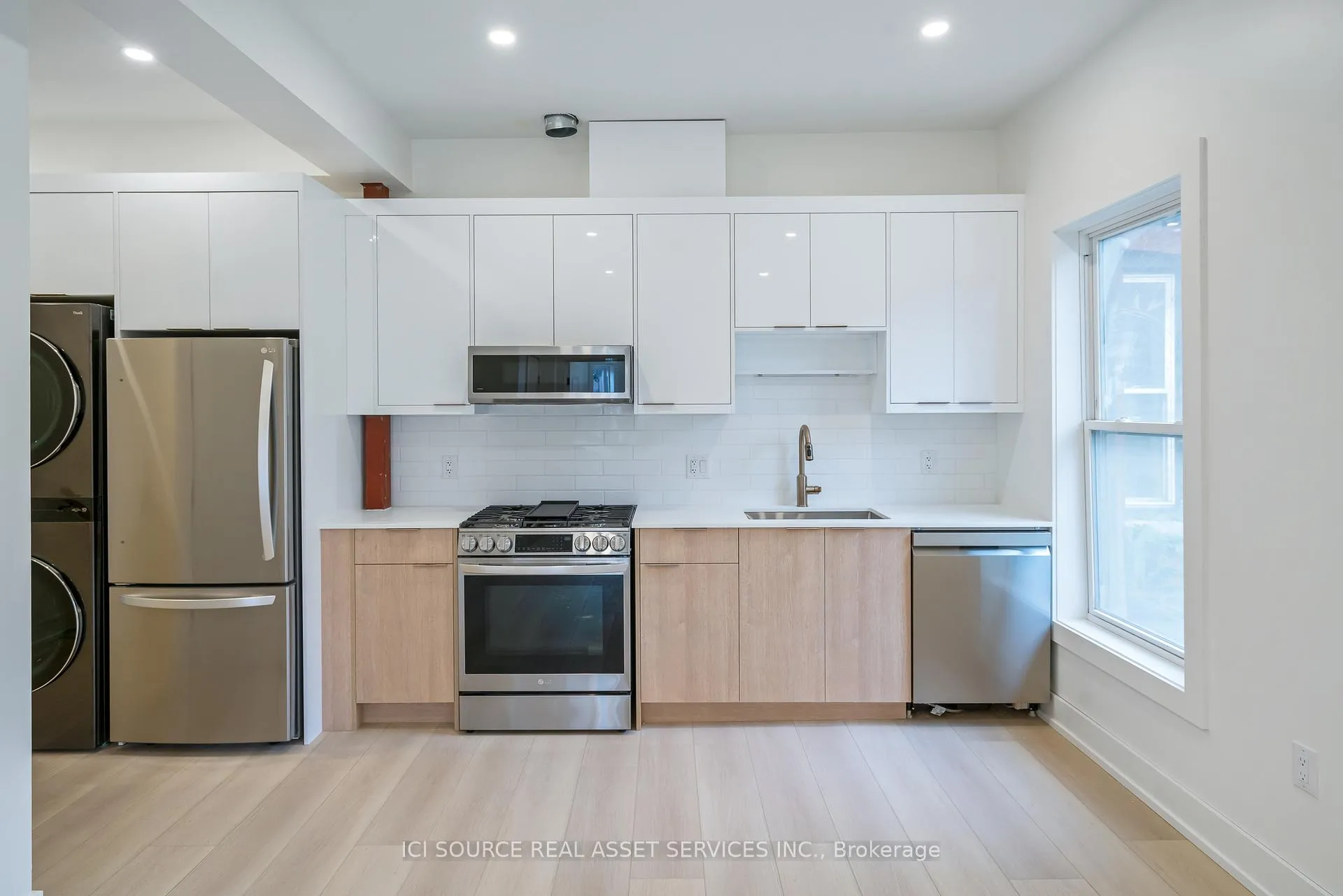 Photo 2 of Unit 1, 42 Ray Street S, Hamilton, Strathcona — HOMEH