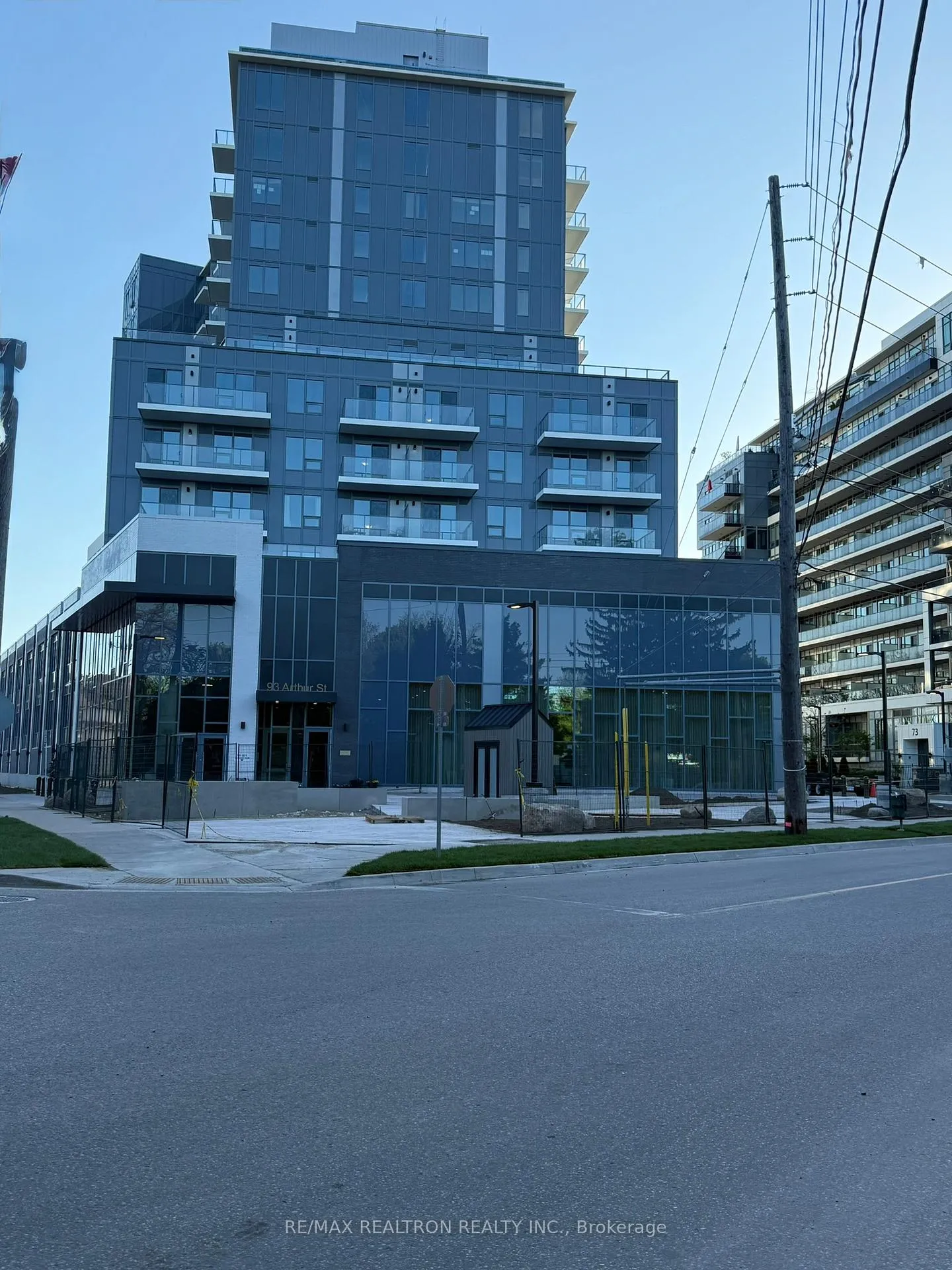 Front of Unit 416, 93 Arthur Street S