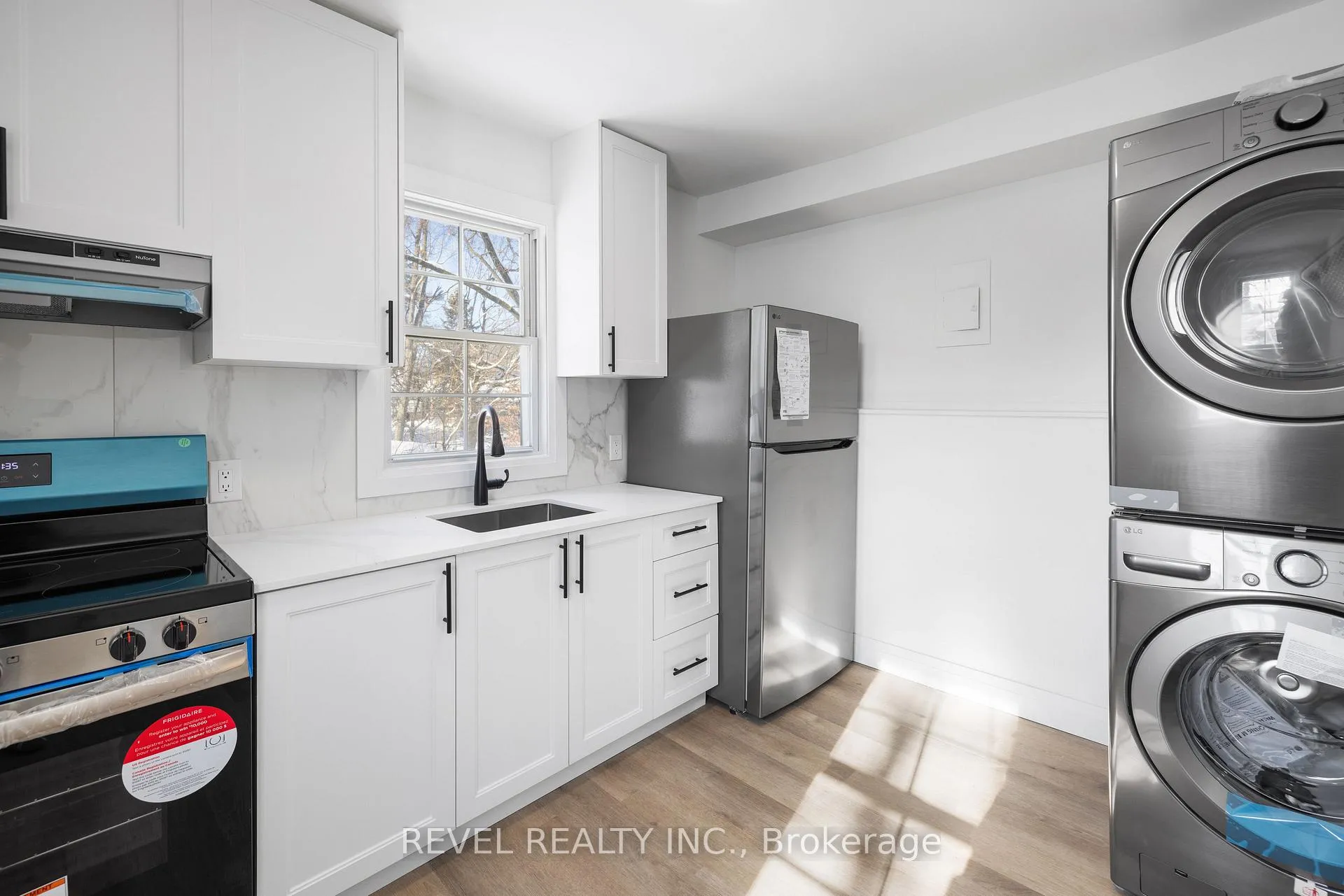 Photo 5 of Unit 202, 46 Nelson Street, Barrie, Codrington — HOMEH