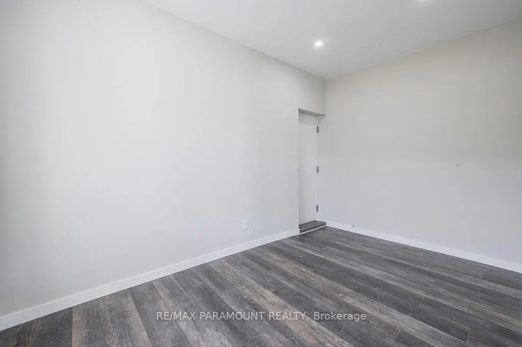 Photo 12 of 103 Peter Street, Kitchener — HOMEH