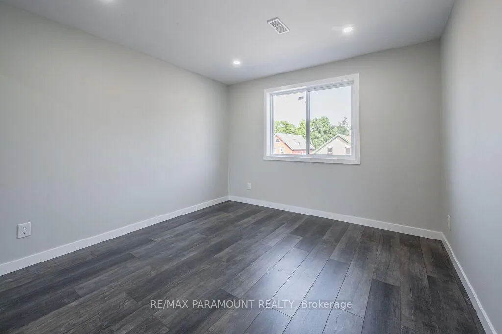 Photo 19 of 103 Peter Street, Kitchener — HOMEH