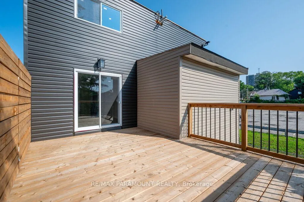 Photo 21 of 103 Peter Street, Kitchener — HOMEH
