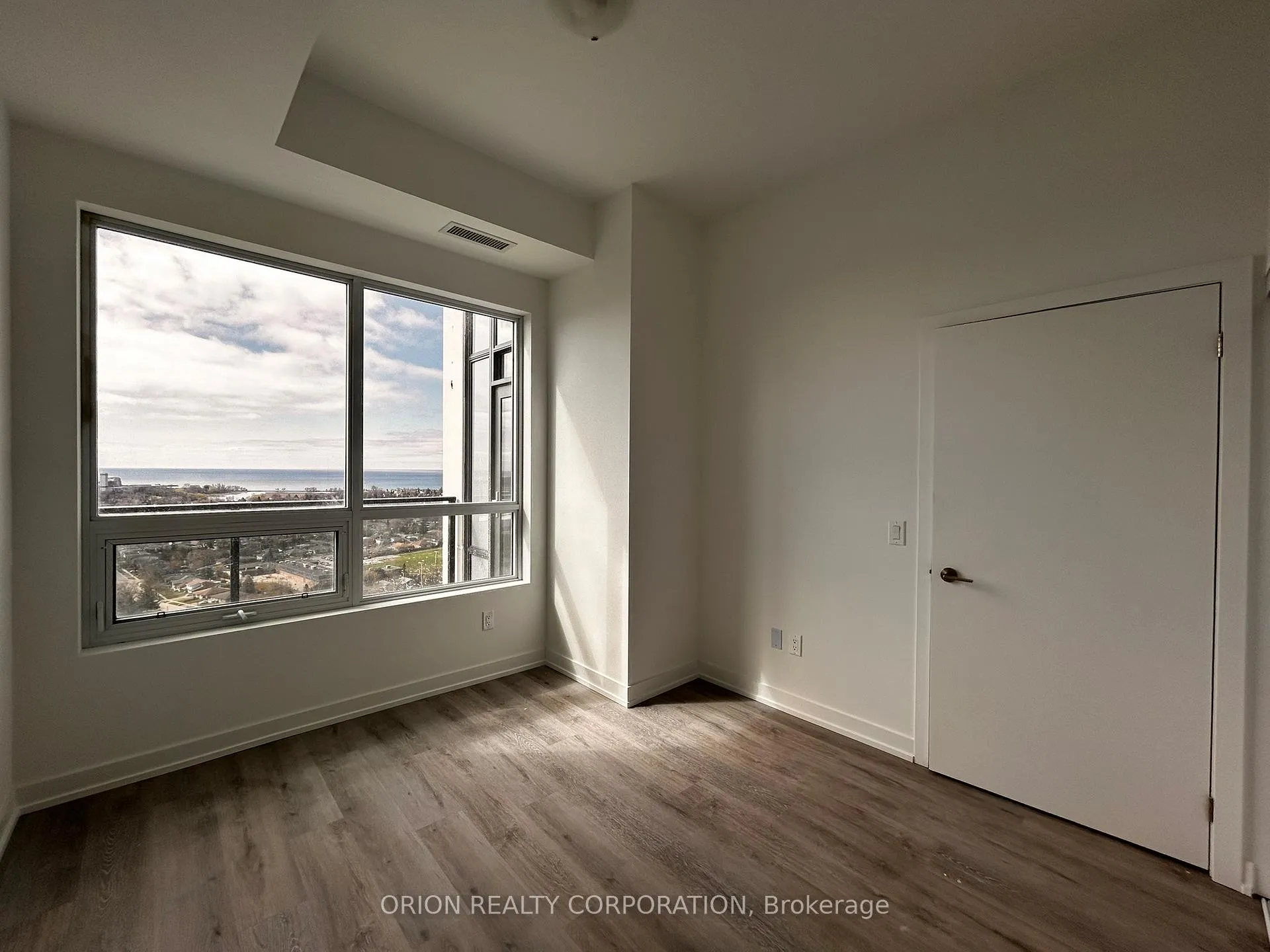 Photo 6 of Unit 2903, 1435 Celebration Drive, Pickering, Bay Ridges — HOMEH