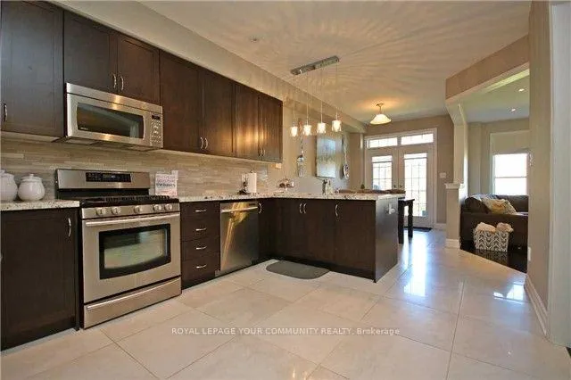 Photo 2 of 86 Alex Campbell Crescent, King, King City — HOMEH