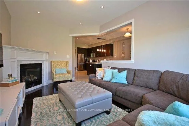 Photo 7 of 86 Alex Campbell Crescent, King, King City — HOMEH