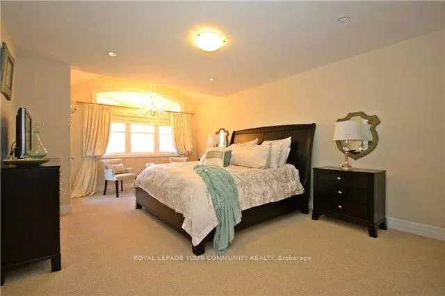 Photo 8 of 86 Alex Campbell Crescent, King, King City — HOMEH
