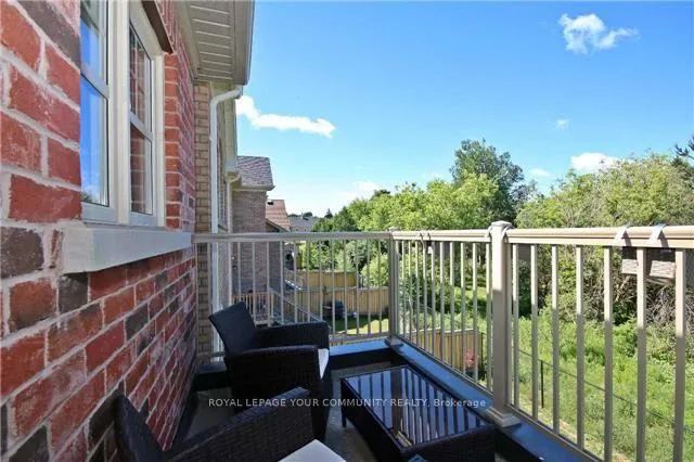 Photo 10 of 86 Alex Campbell Crescent, King, King City — HOMEH