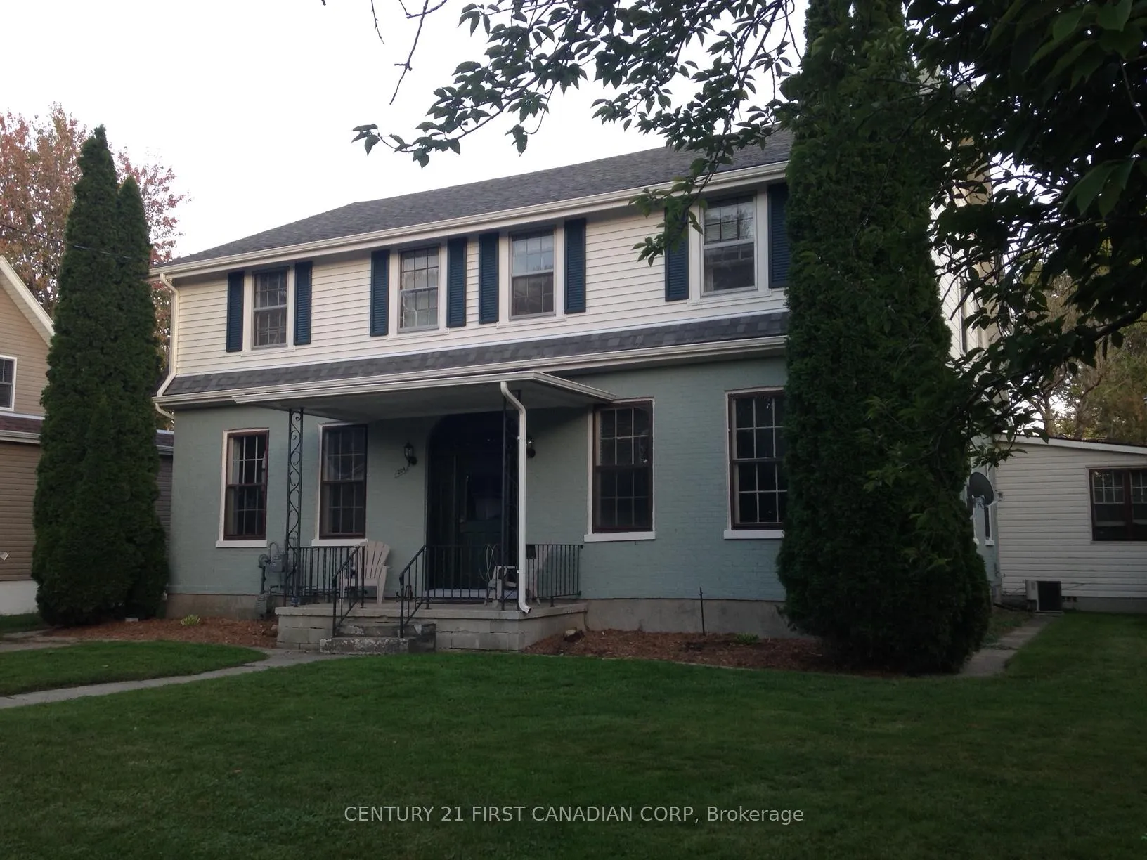 Front of 204 Selkirk Street
