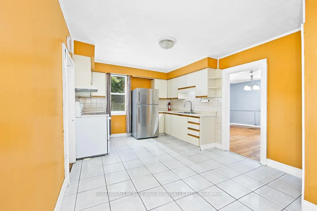 Photo 5 of Unit A, 2952 King Road, King, King City — HOMEH