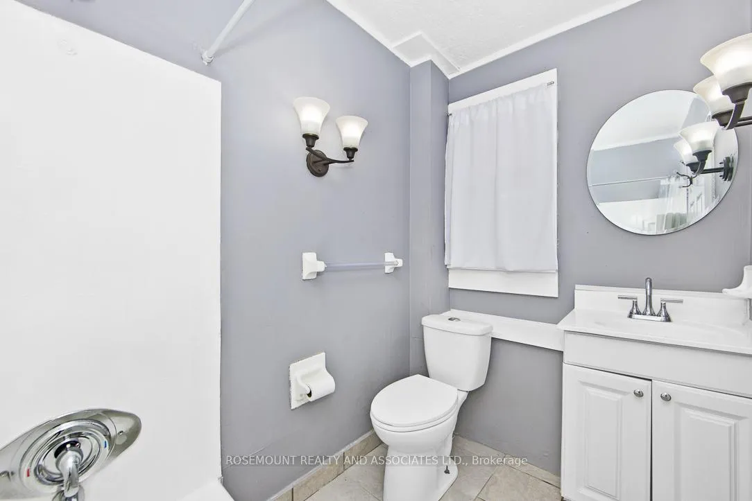 Photo 8 of Unit A, 2952 King Road, King, King City — HOMEH