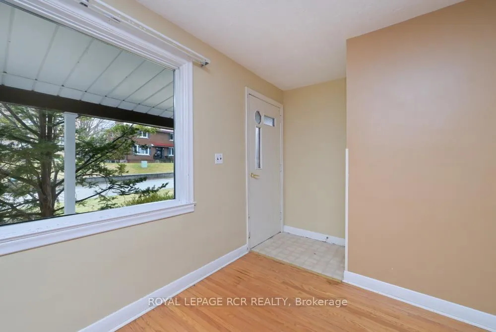 Photo 3 of 36 Maple Lane, New Tecumseth, Alliston — HOMEH