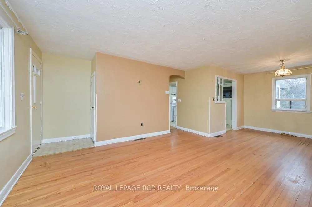 Photo 4 of 36 Maple Lane, New Tecumseth, Alliston — HOMEH
