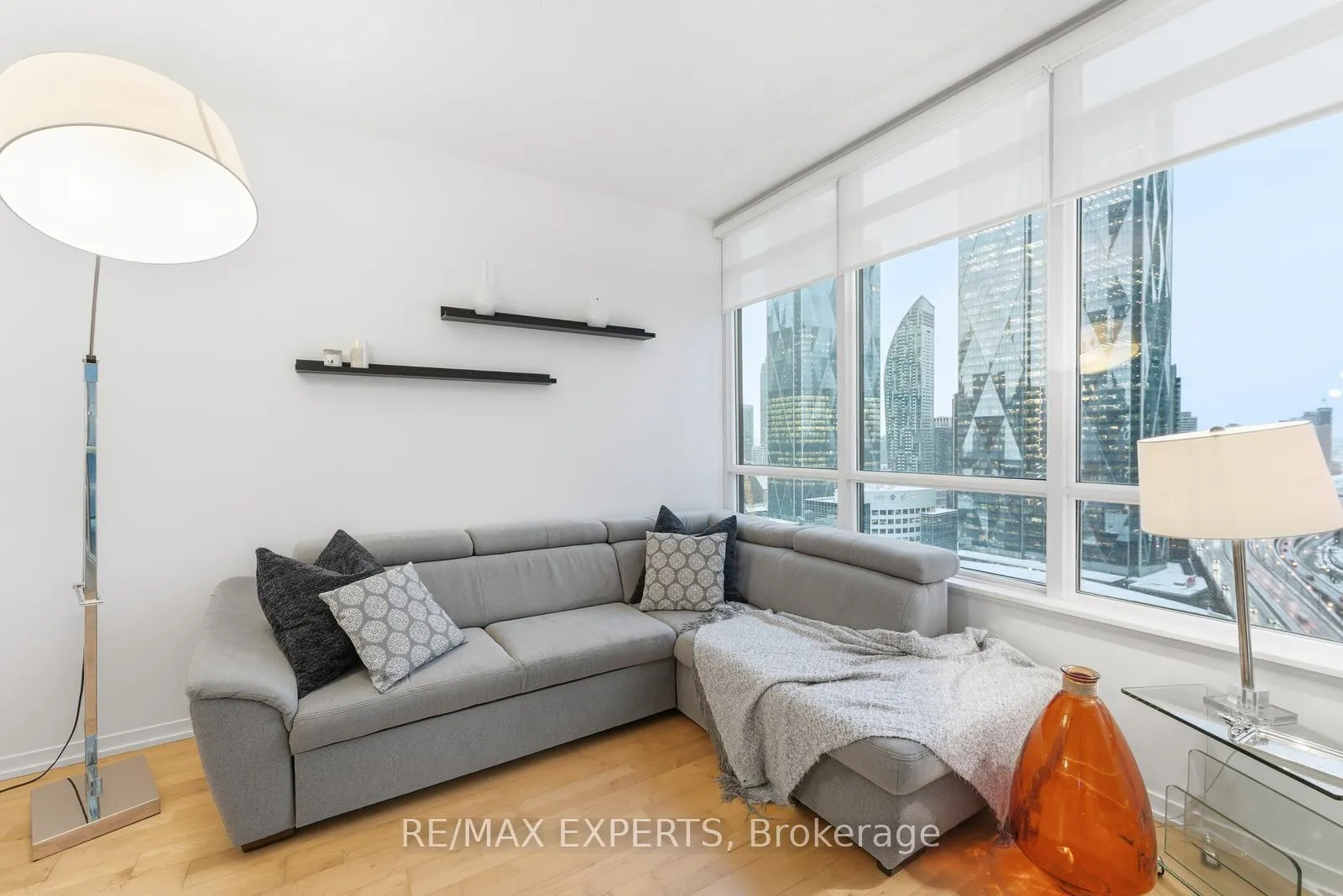 Photo 15 of Unit 2405, 55 Bremner Boulevard, Toronto, Waterfront Communities — HOMEH