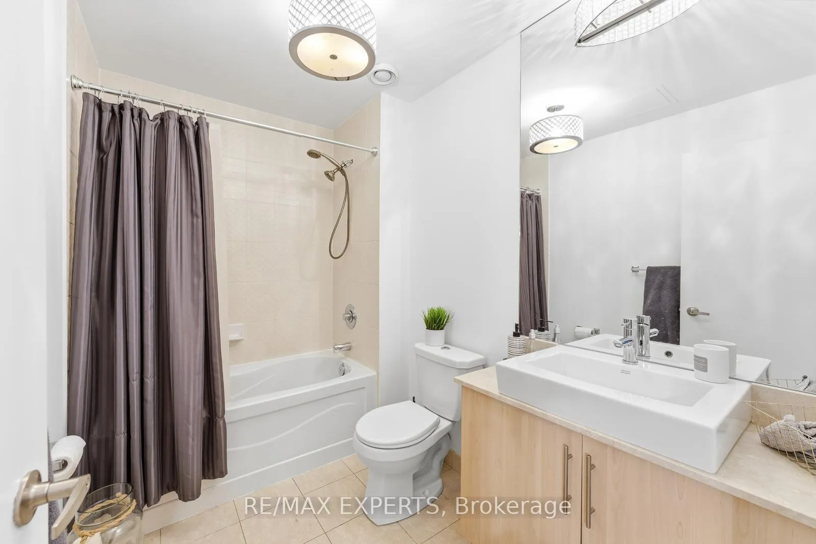 Photo 20 of Unit 2405, 55 Bremner Boulevard, Toronto, Waterfront Communities — HOMEH