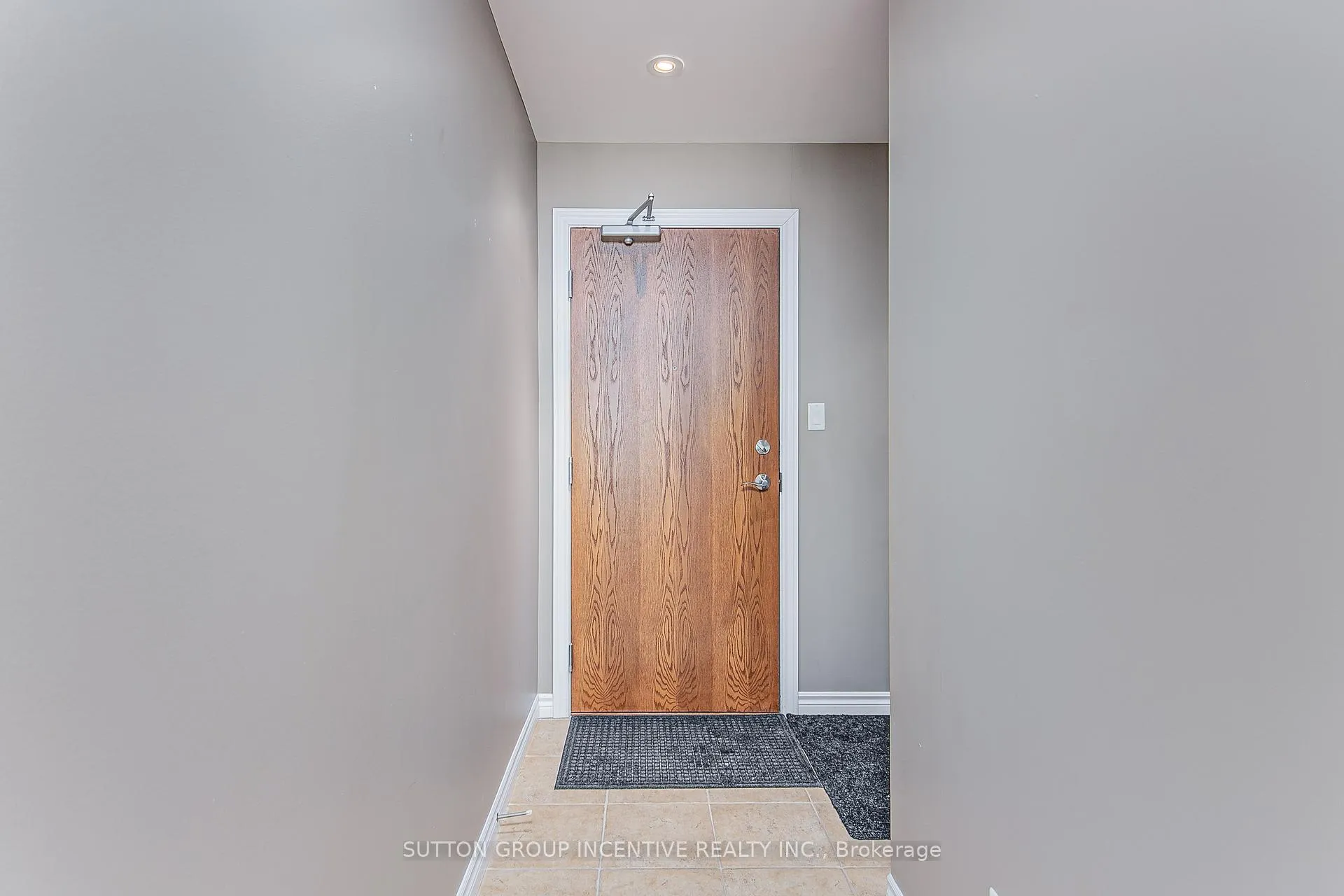 Photo 5 of Unit 505, 37 Ellen Street, Barrie, Lakeshore — HOMEH