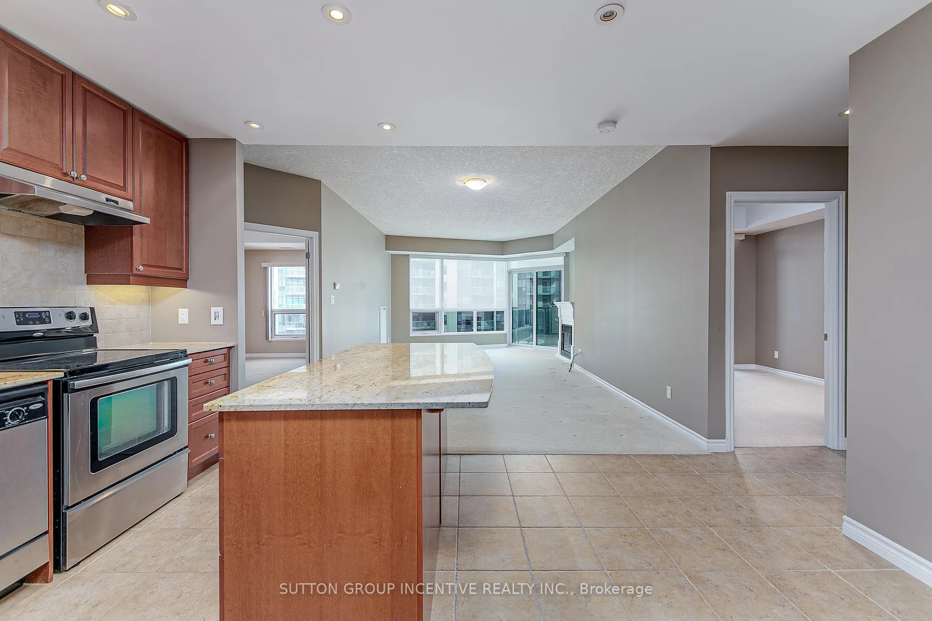 Photo 6 of Unit 505, 37 Ellen Street, Barrie, Lakeshore — HOMEH