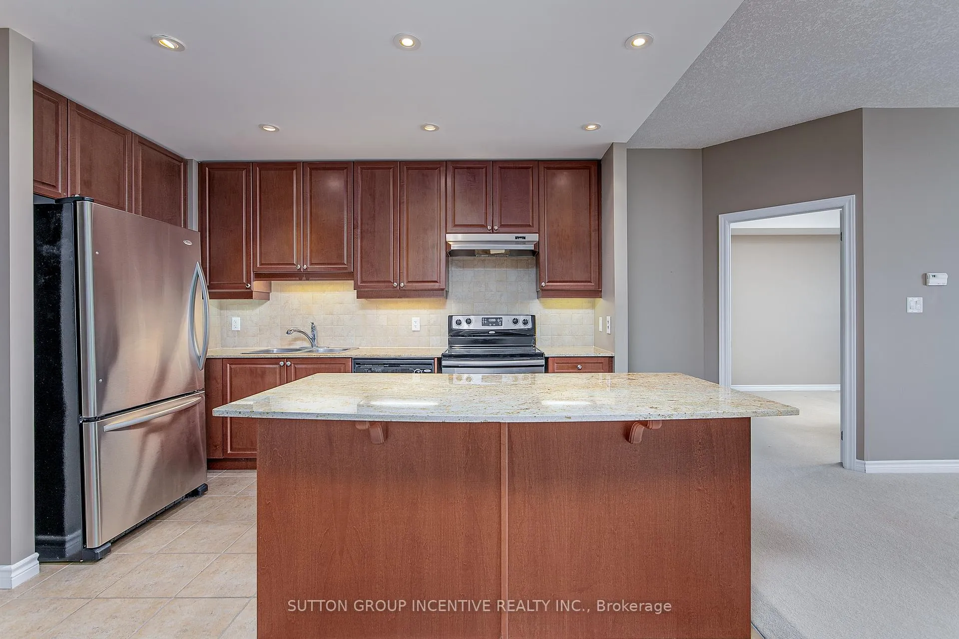 Photo 8 of Unit 505, 37 Ellen Street, Barrie, Lakeshore — HOMEH