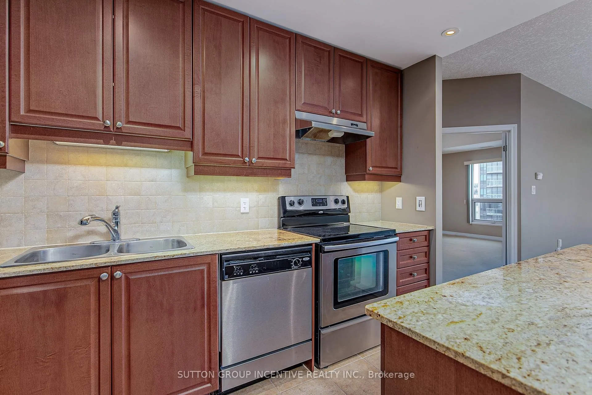 Photo 9 of Unit 505, 37 Ellen Street, Barrie, Lakeshore — HOMEH
