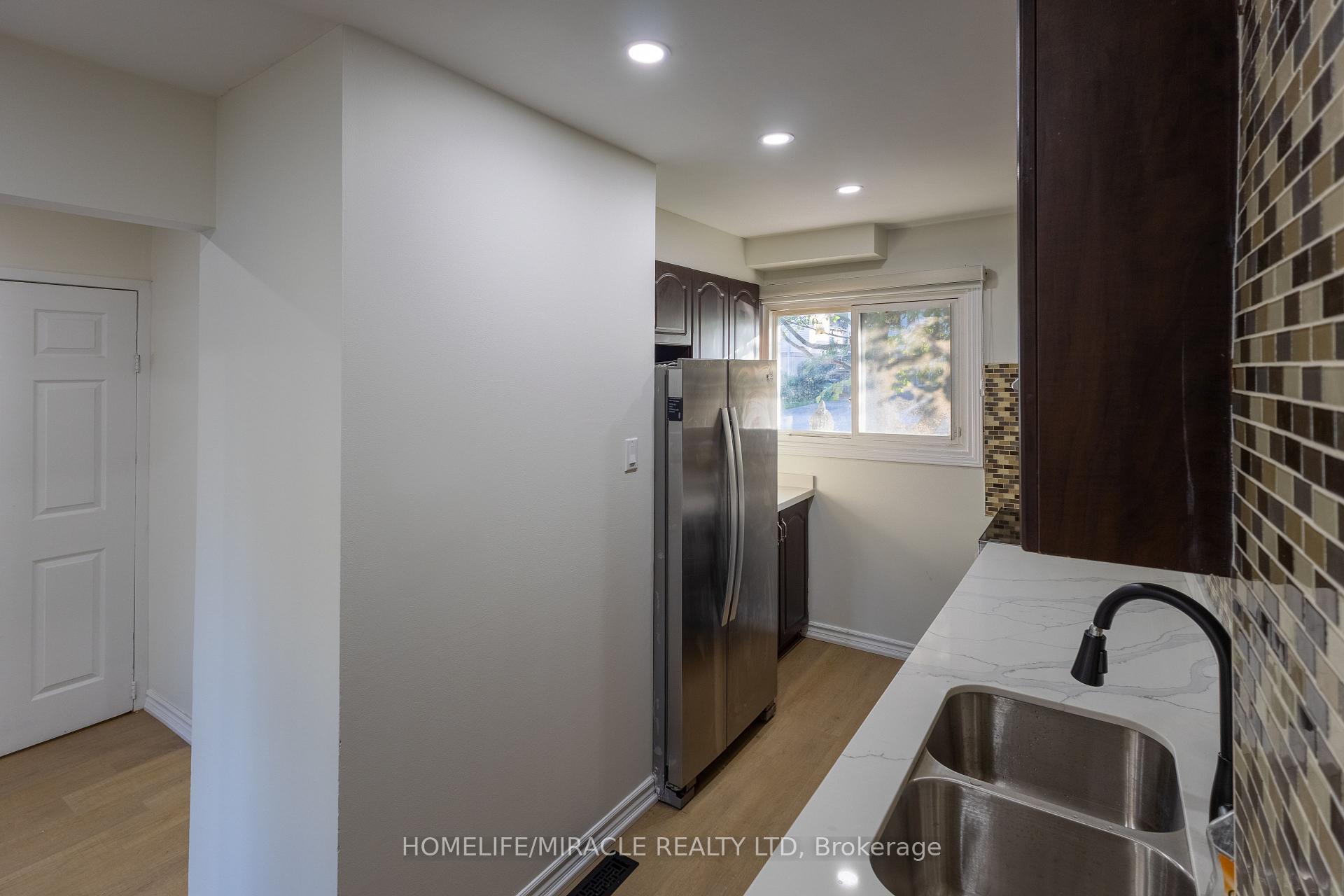 Photo 11 of 8 Grand Valley Drive, Brampton, Northgate — HOMEH
