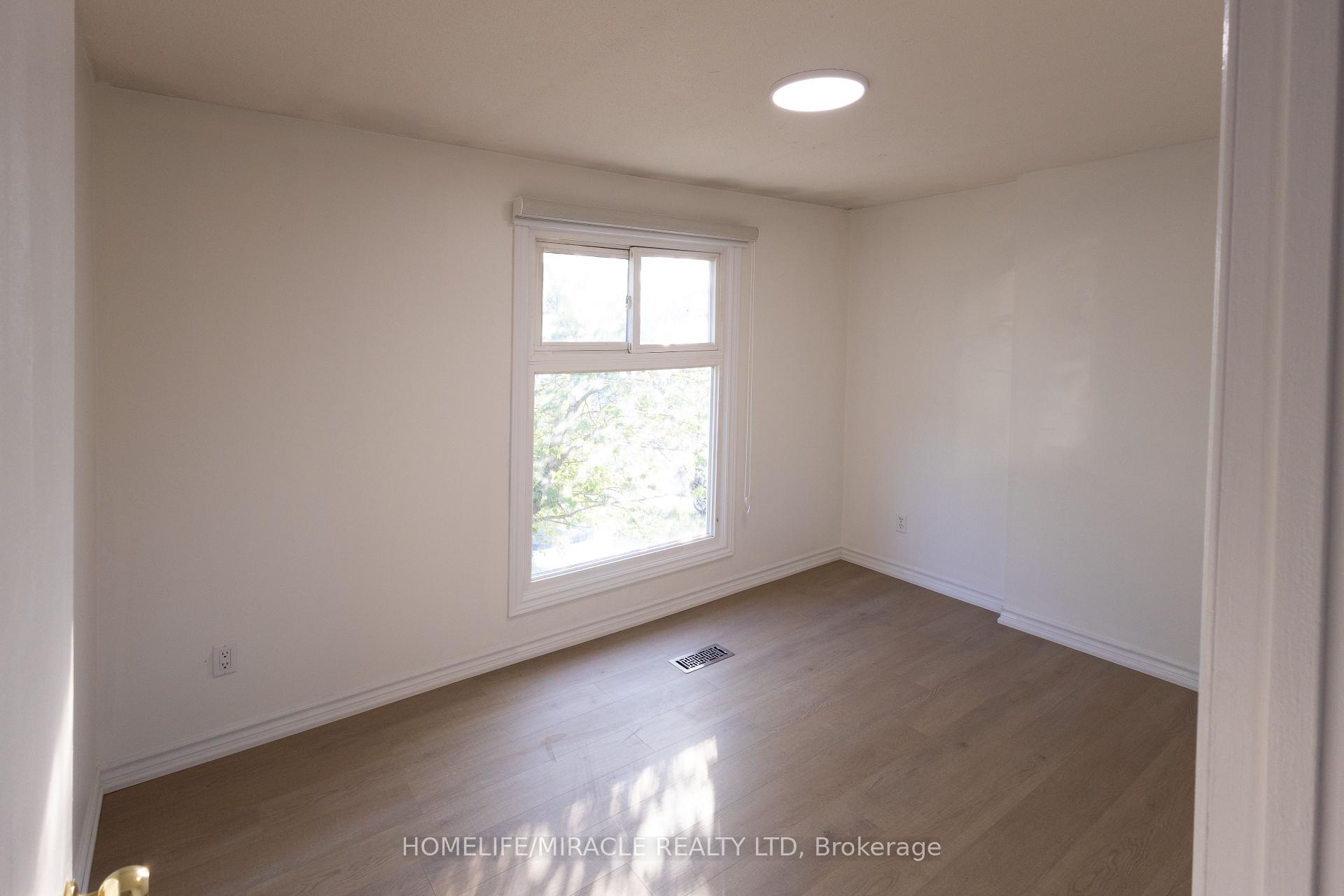 Photo 14 of 8 Grand Valley Drive, Brampton, Northgate — HOMEH