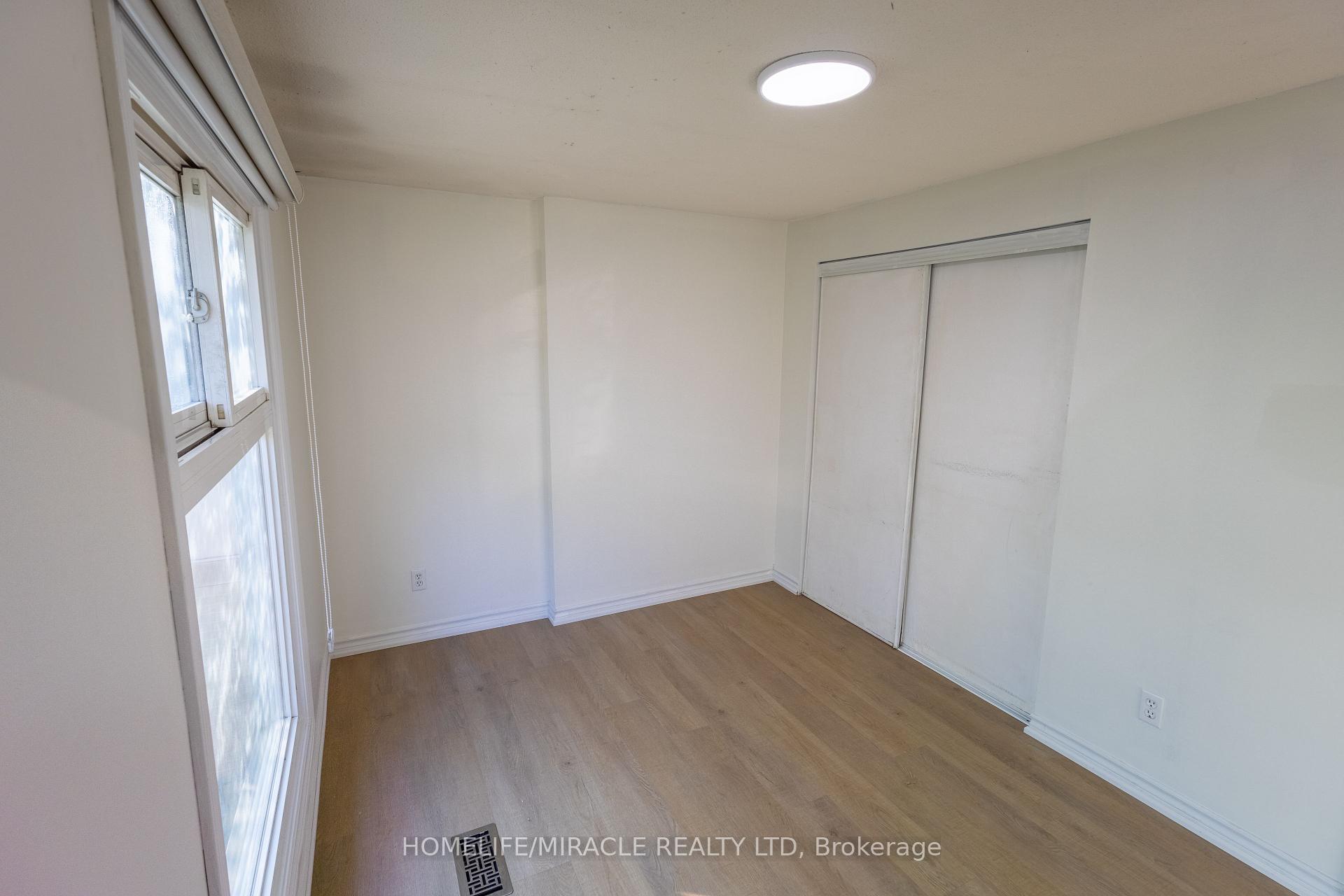 Photo 16 of 8 Grand Valley Drive, Brampton, Northgate — HOMEH