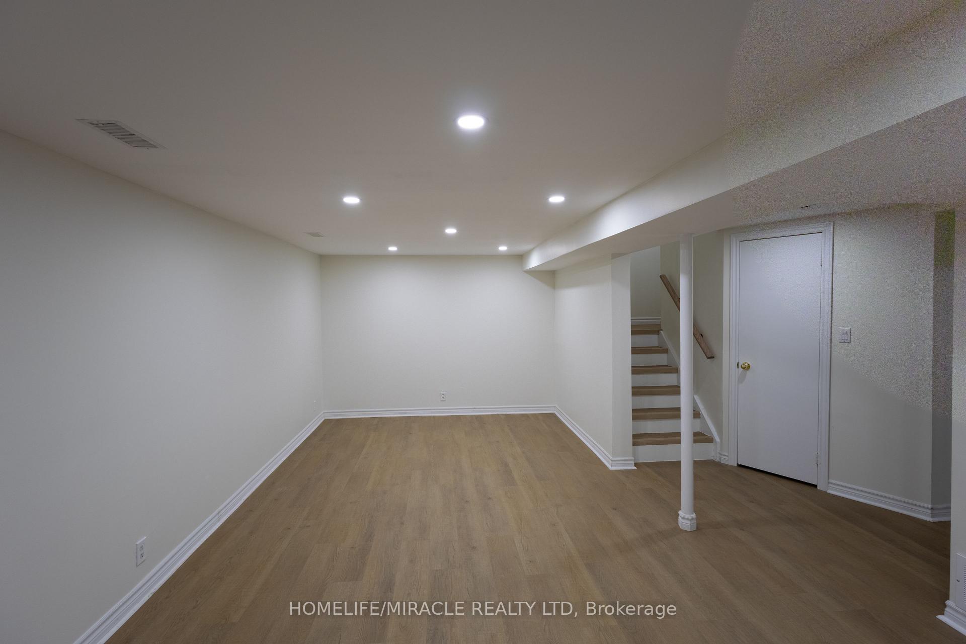 Photo 25 of 8 Grand Valley Drive, Brampton, Northgate — HOMEH