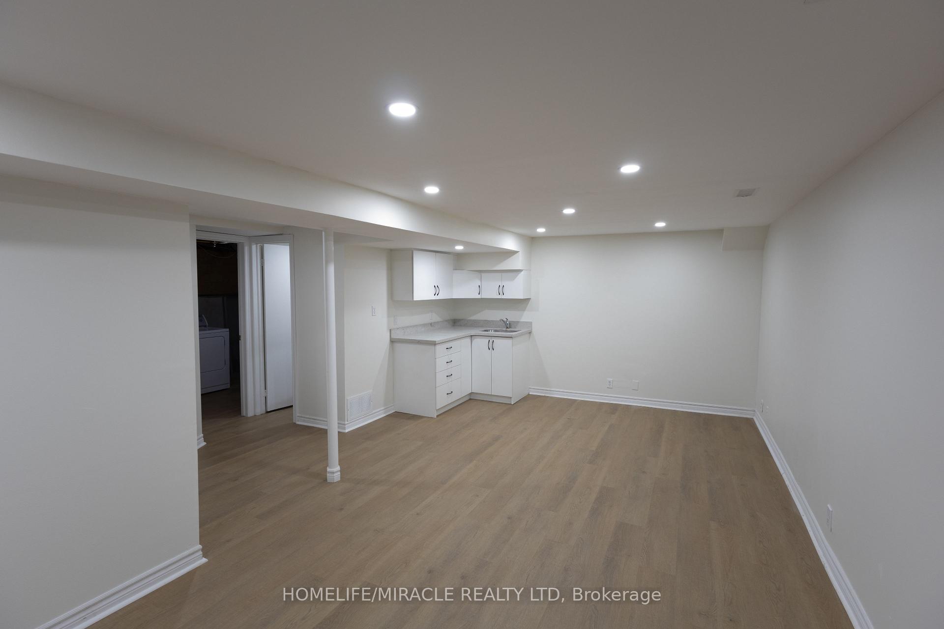 Photo 26 of 8 Grand Valley Drive, Brampton, Northgate — HOMEH
