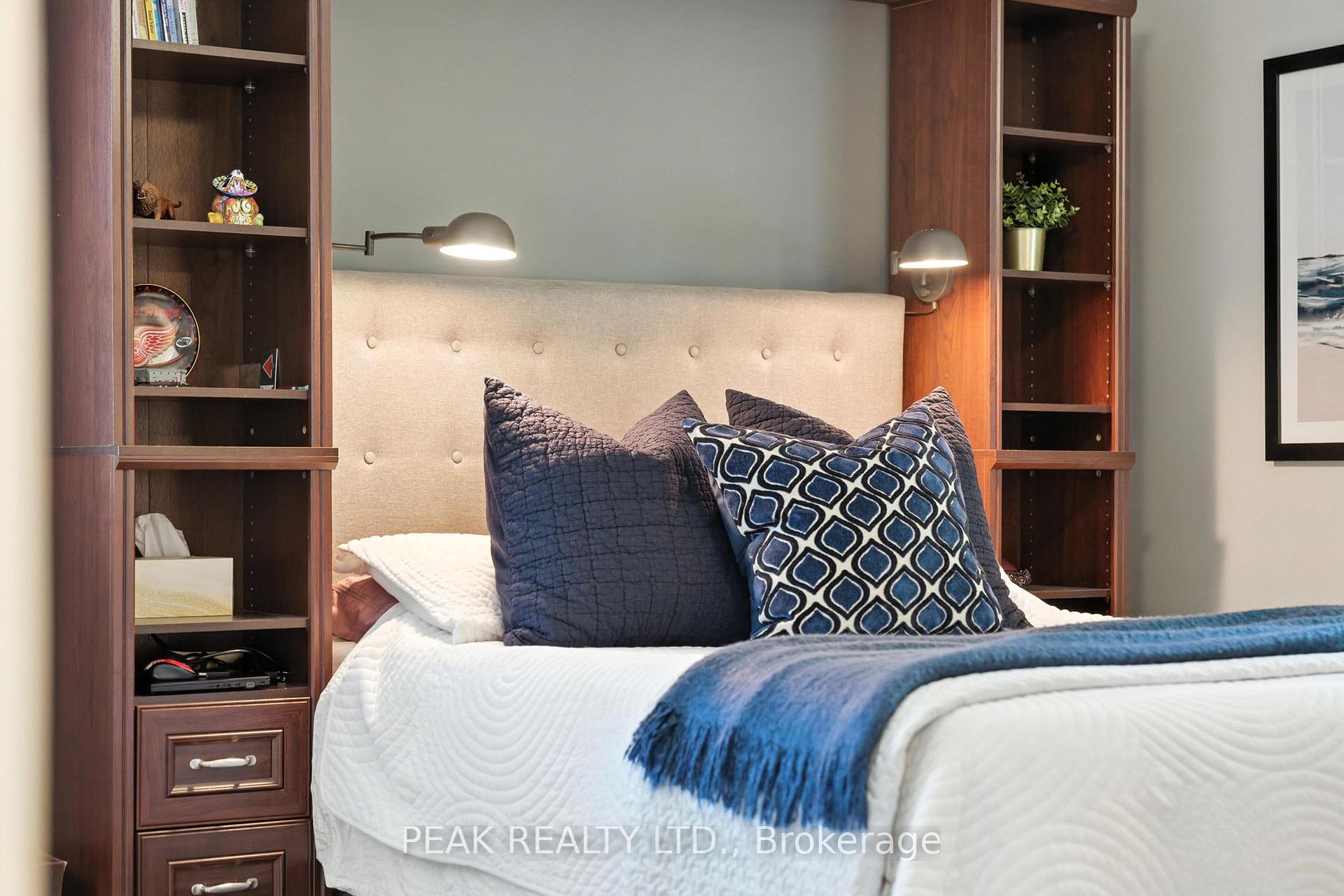 Photo 26 of 28 Macpherson Drive, Brant, Paris — HOMEH