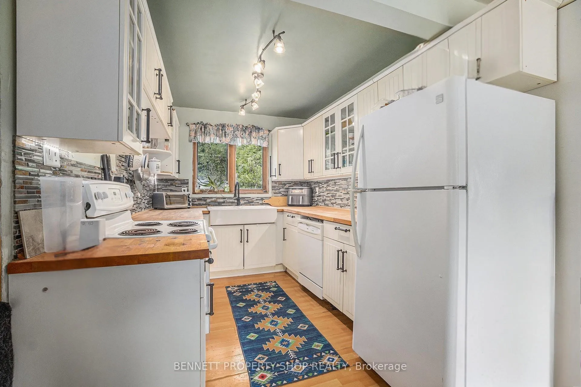 Photo 8 of 2488 Marshwood Road, Ottawa, Huntley Ward (North West) — HOMEH