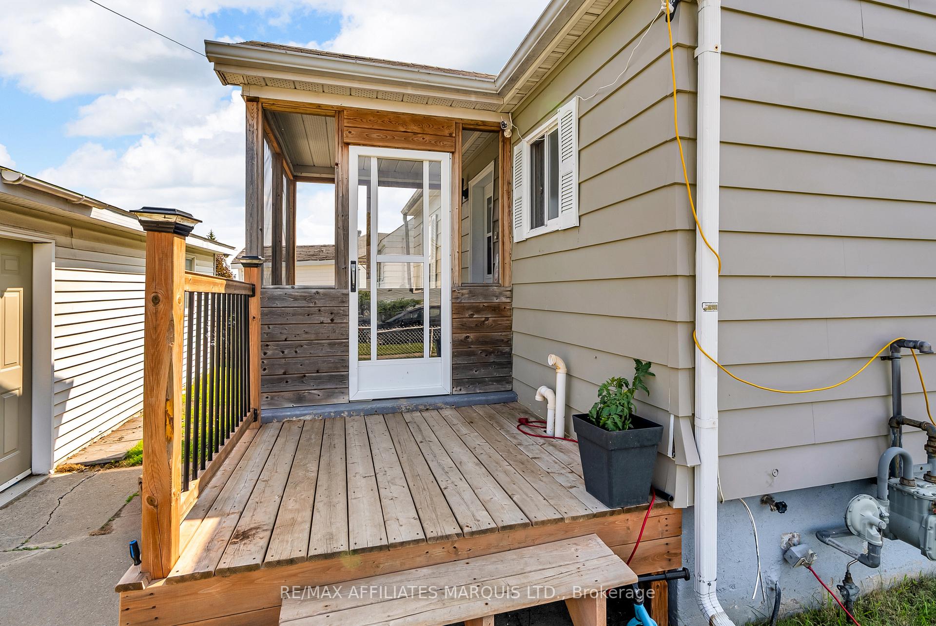 Photo 3 of 1202 Second Street E, Cornwall — HOMEH
