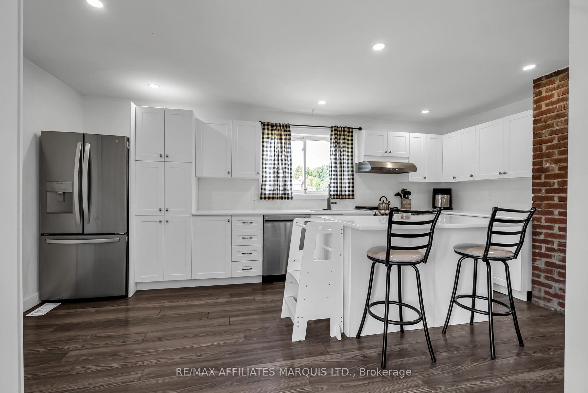 Photo 5 of 1202 Second Street E, Cornwall — HOMEH
