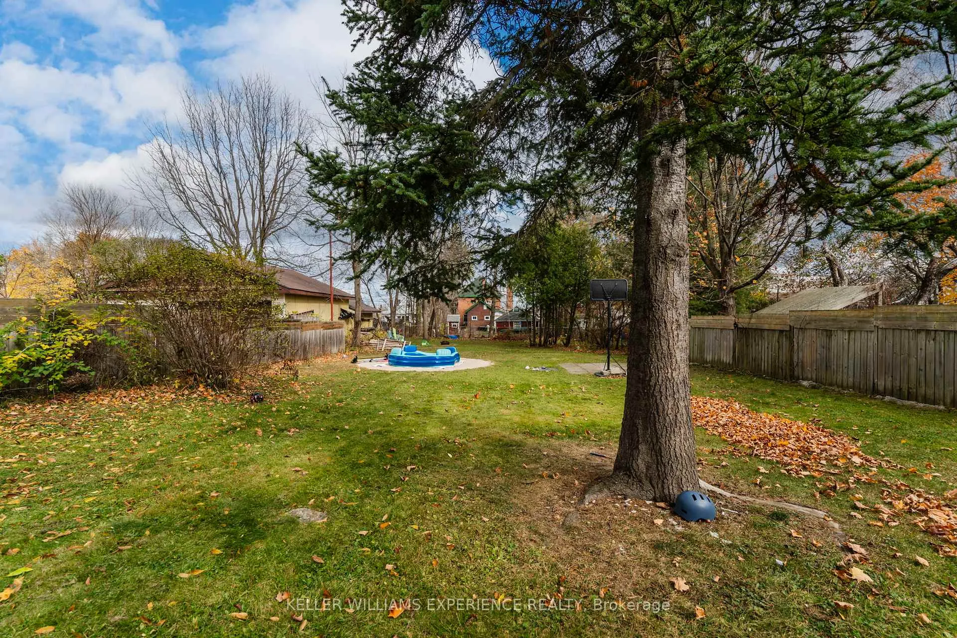 Photo 7 of 95 Fifth Street, Midland — HOMEH