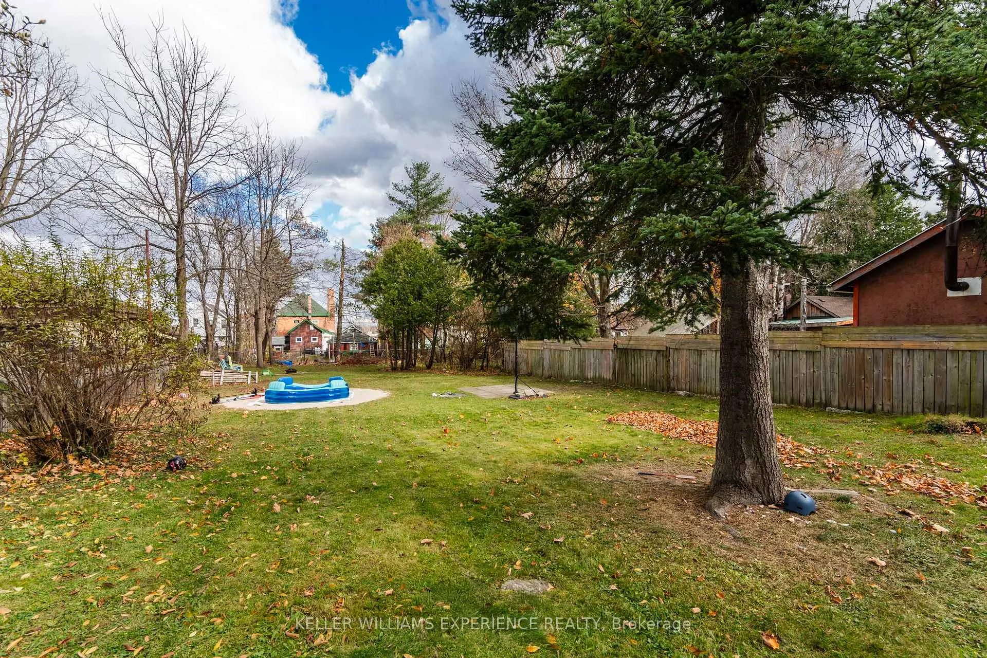 Photo 8 of 95 Fifth Street, Midland — HOMEH