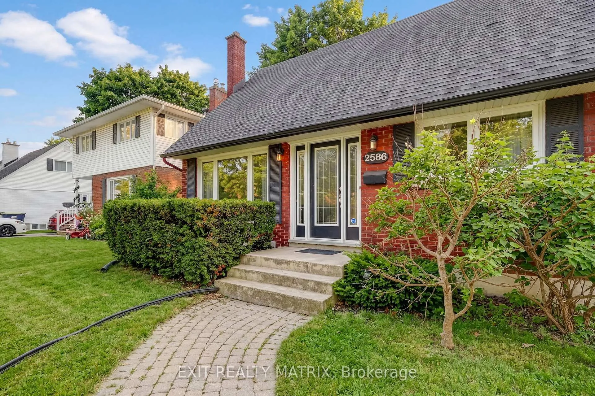 Photo 2 of 2586 Henley Street, Ottawa, Queensway Terrace North — HOMEH