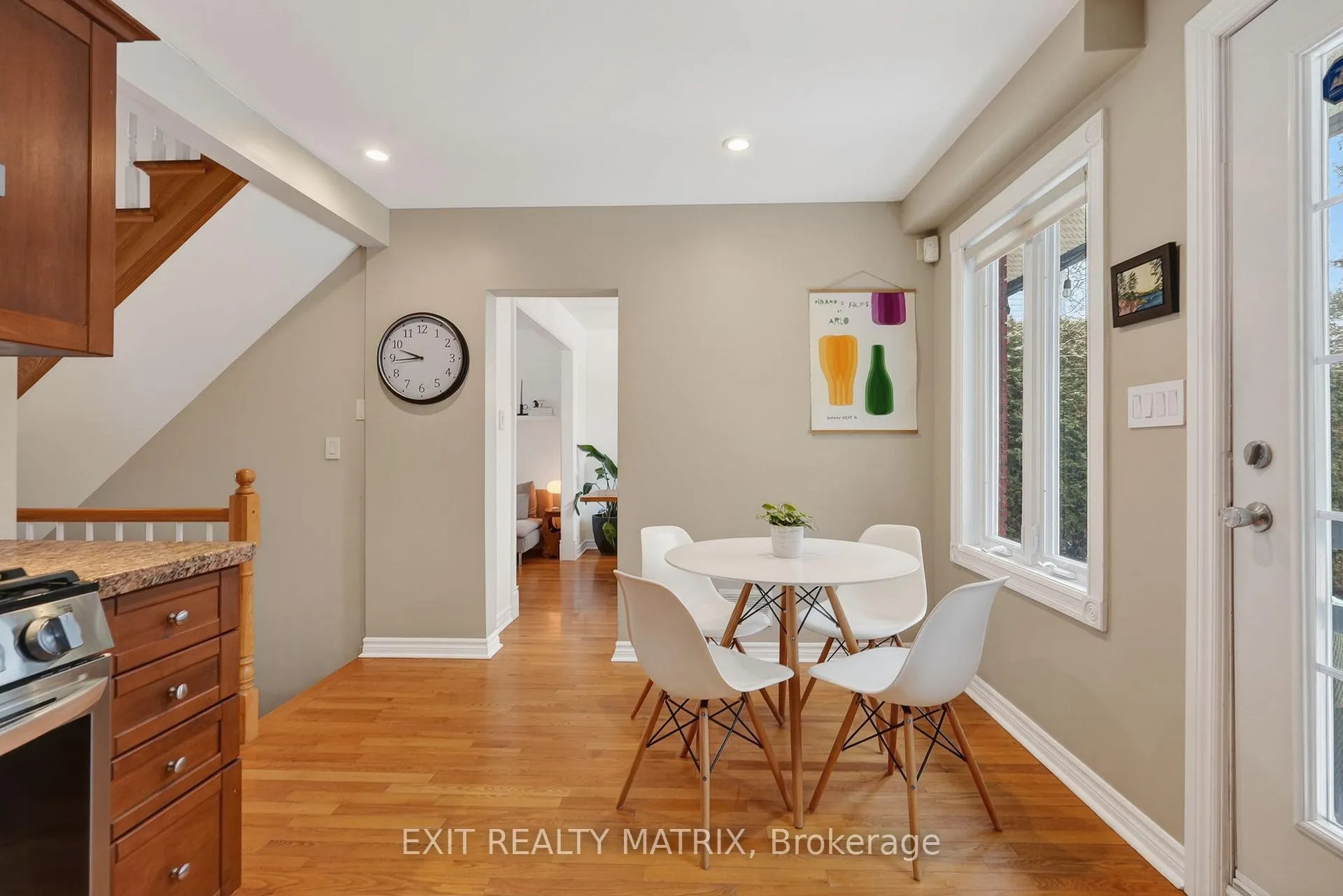 Photo 8 of 2586 Henley Street, Ottawa, Queensway Terrace North — HOMEH