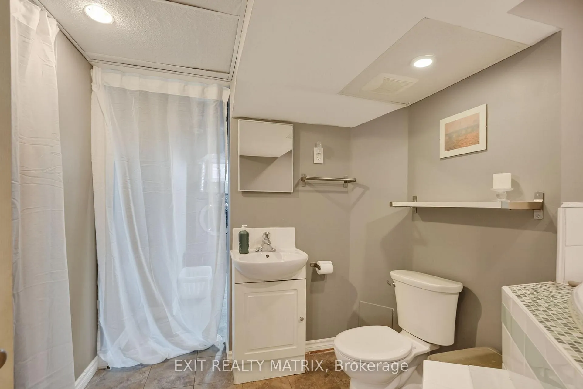 Photo 33 of 2586 Henley Street, Ottawa, Queensway Terrace North — HOMEH