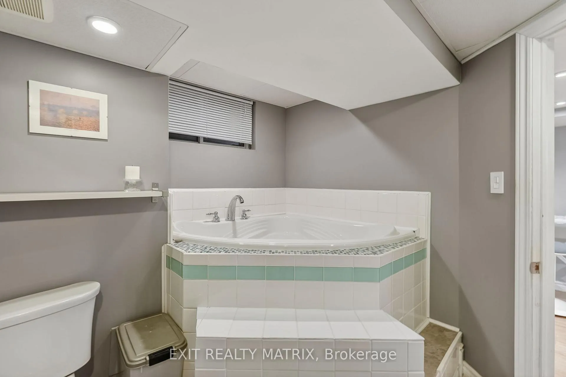 Photo 34 of 2586 Henley Street, Ottawa, Queensway Terrace North — HOMEH