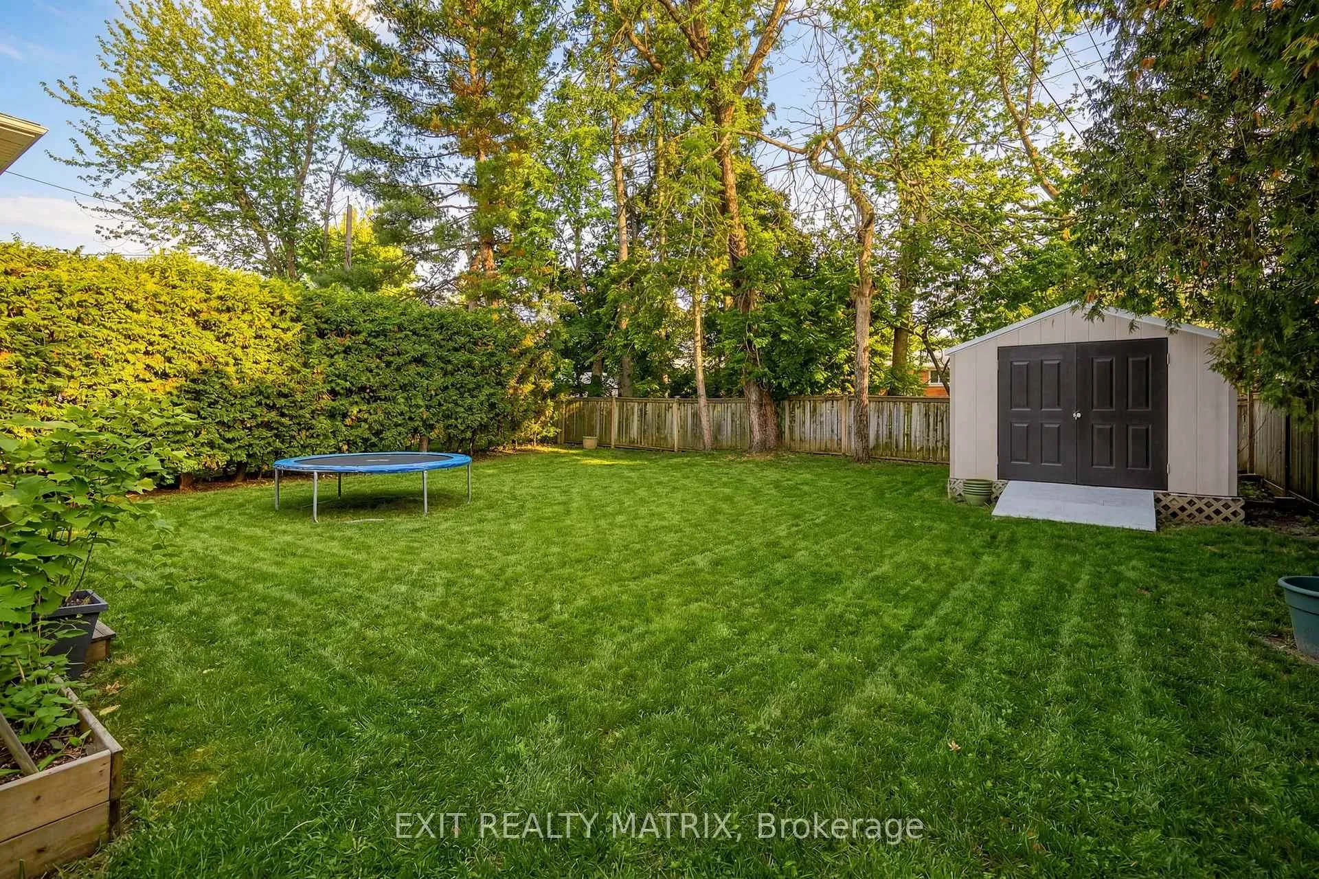 Photo 37 of 2586 Henley Street, Ottawa, Queensway Terrace North — HOMEH