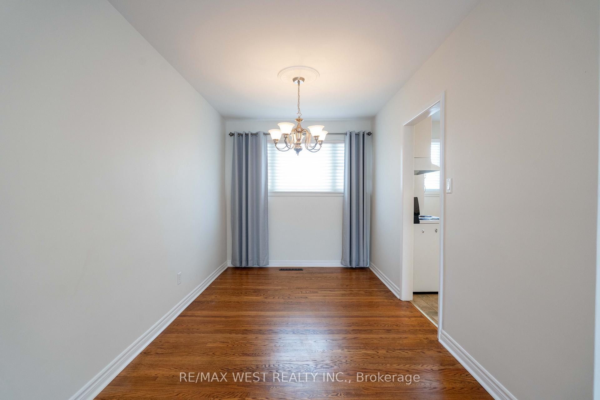 Photo 4 of 305 Henderson Street, Caledon, Bolton West — HOMEH
