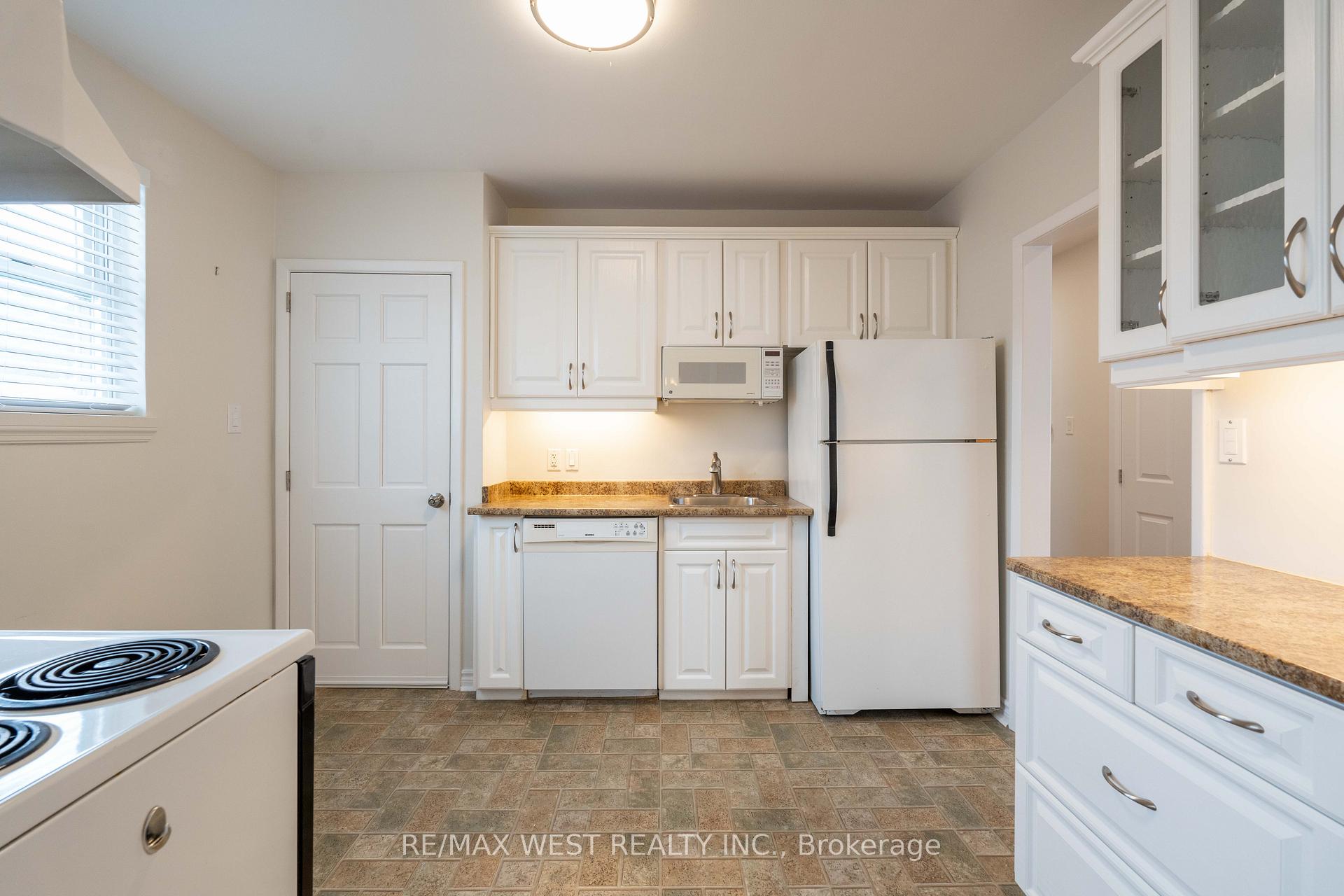 Photo 5 of 305 Henderson Street, Caledon, Bolton West — HOMEH