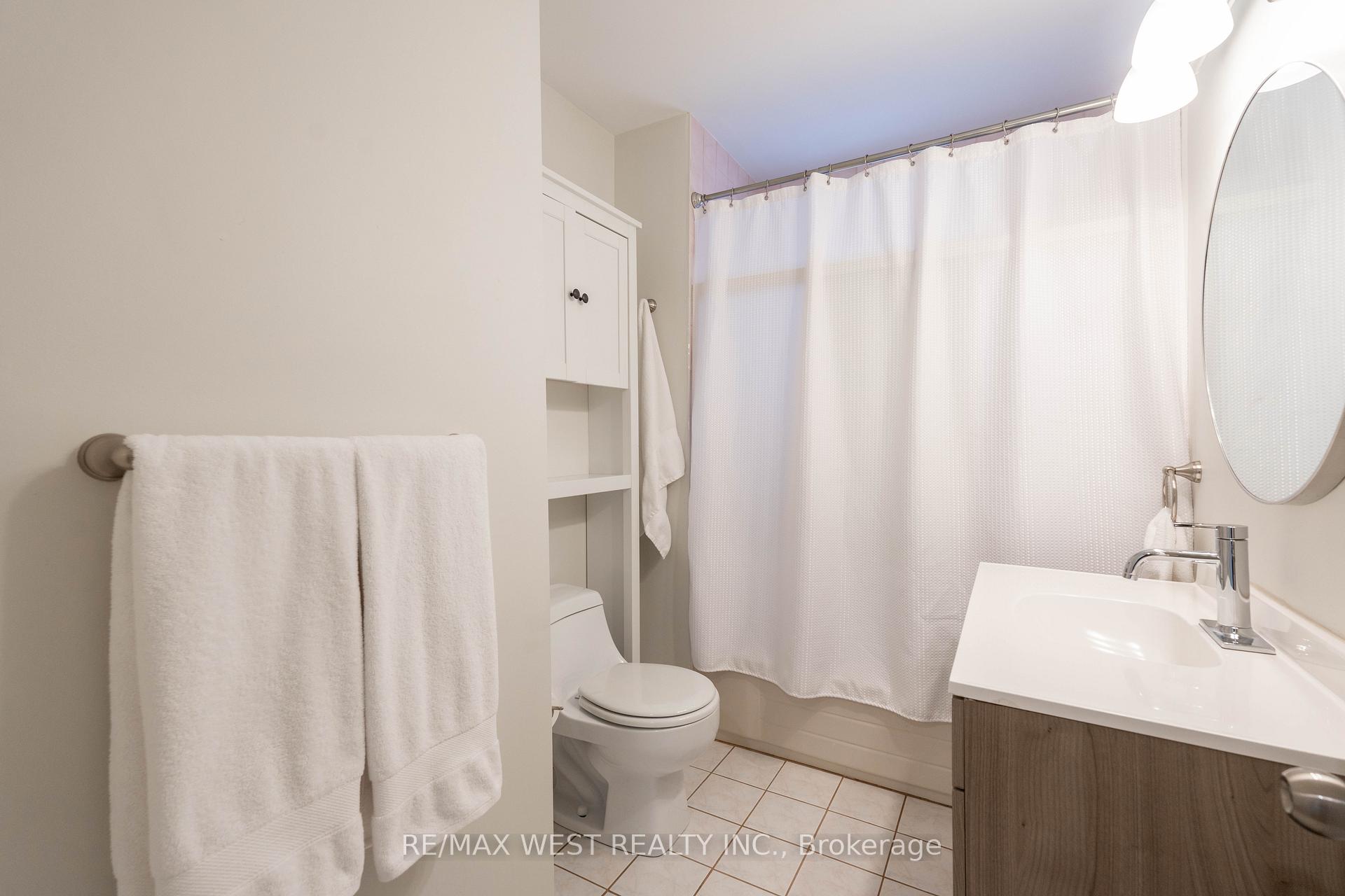 Photo 9 of 305 Henderson Street, Caledon, Bolton West — HOMEH