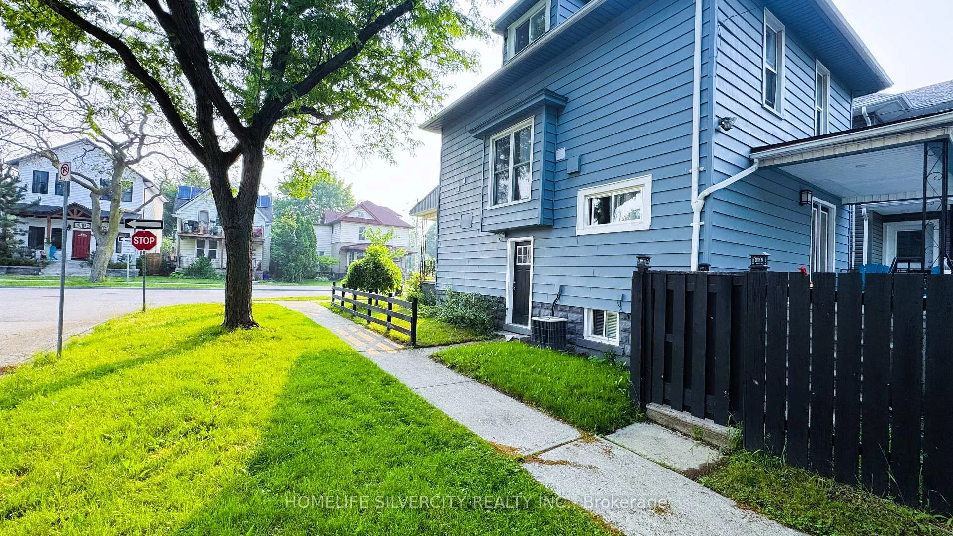 Photo 3 of 388 Gladstone Avenue, Windsor — HOMEH