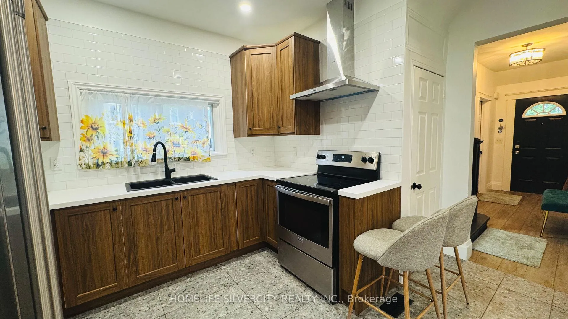 Photo 14 of 388 Gladstone Avenue, Windsor — HOMEH