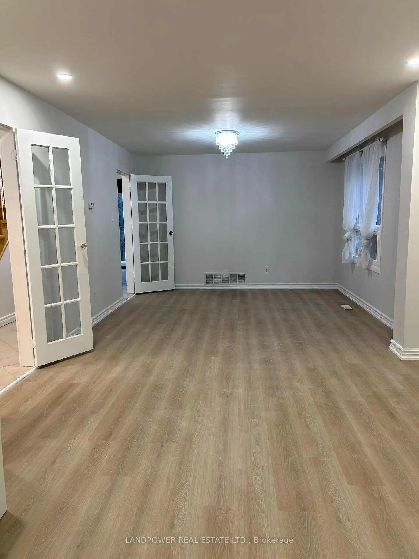 Photo 6 of 23 Liebeck Crescent, Markham, Unionville — HOMEH
