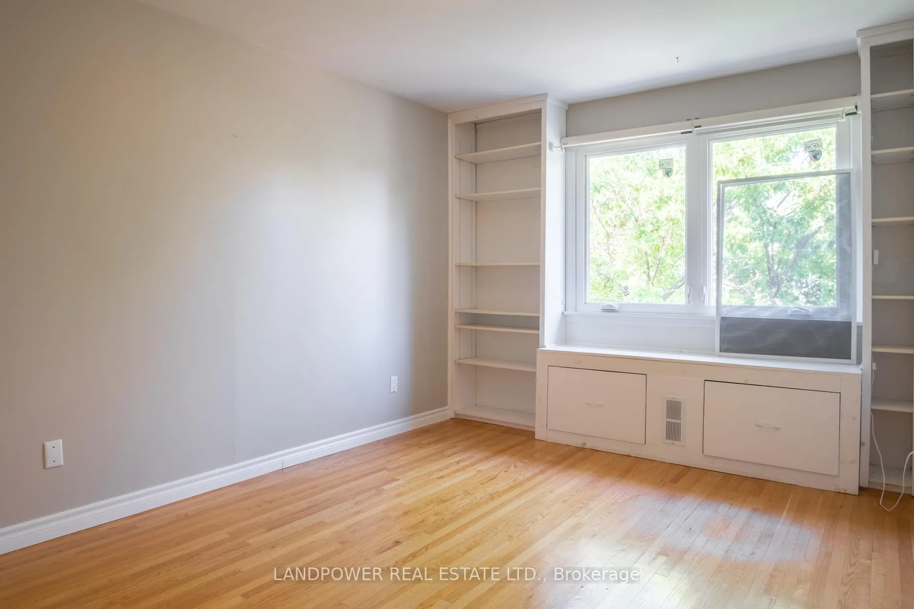 Photo 9 of 23 Liebeck Crescent, Markham, Unionville — HOMEH