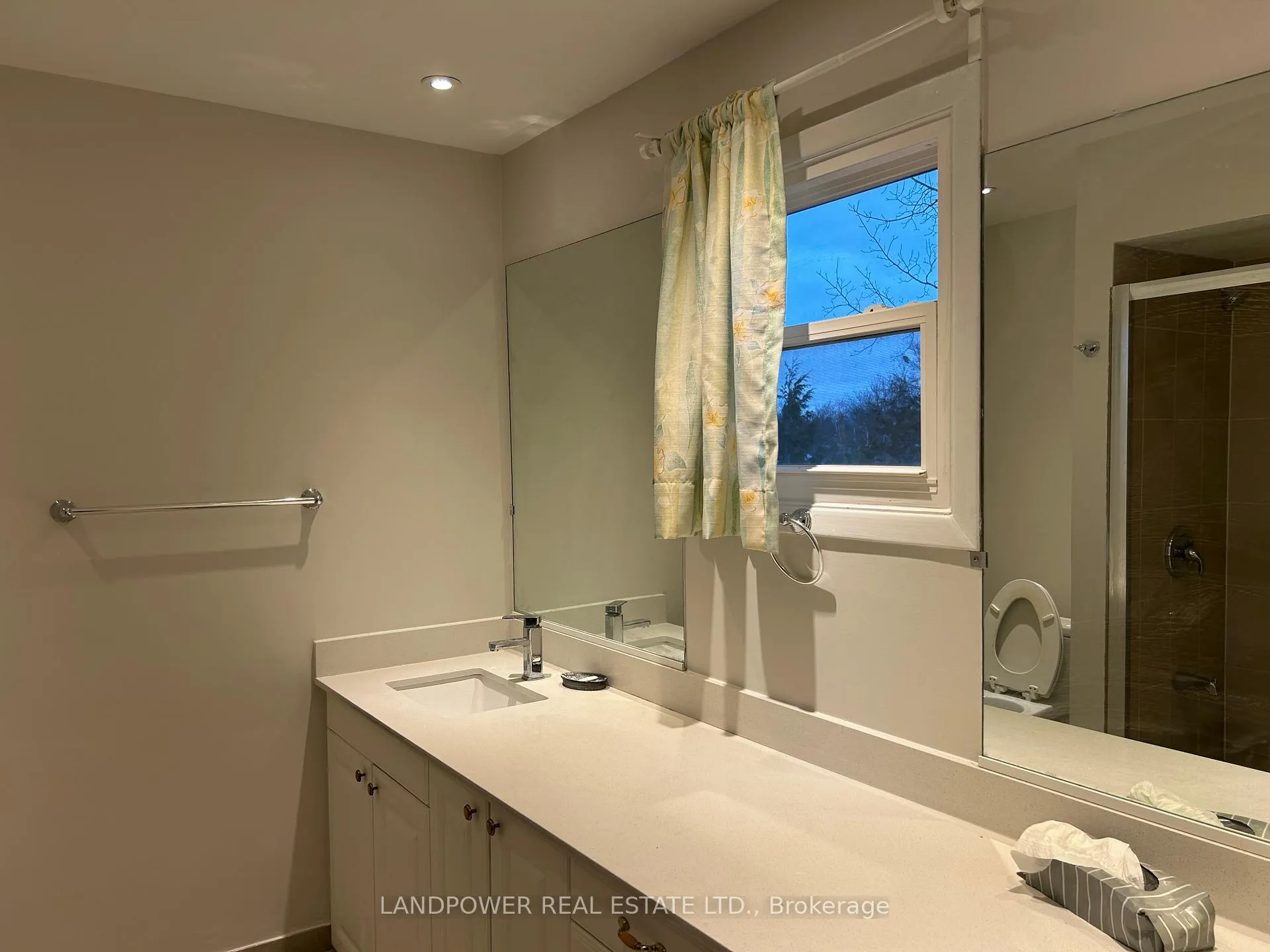 Photo 11 of 23 Liebeck Crescent, Markham, Unionville — HOMEH