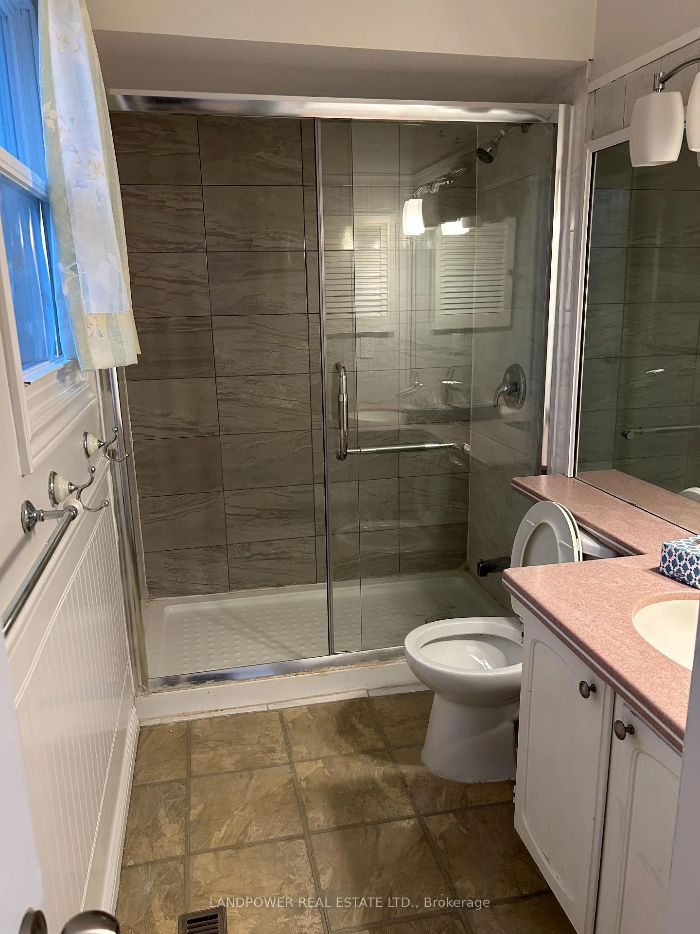 Photo 15 of 23 Liebeck Crescent, Markham, Unionville — HOMEH