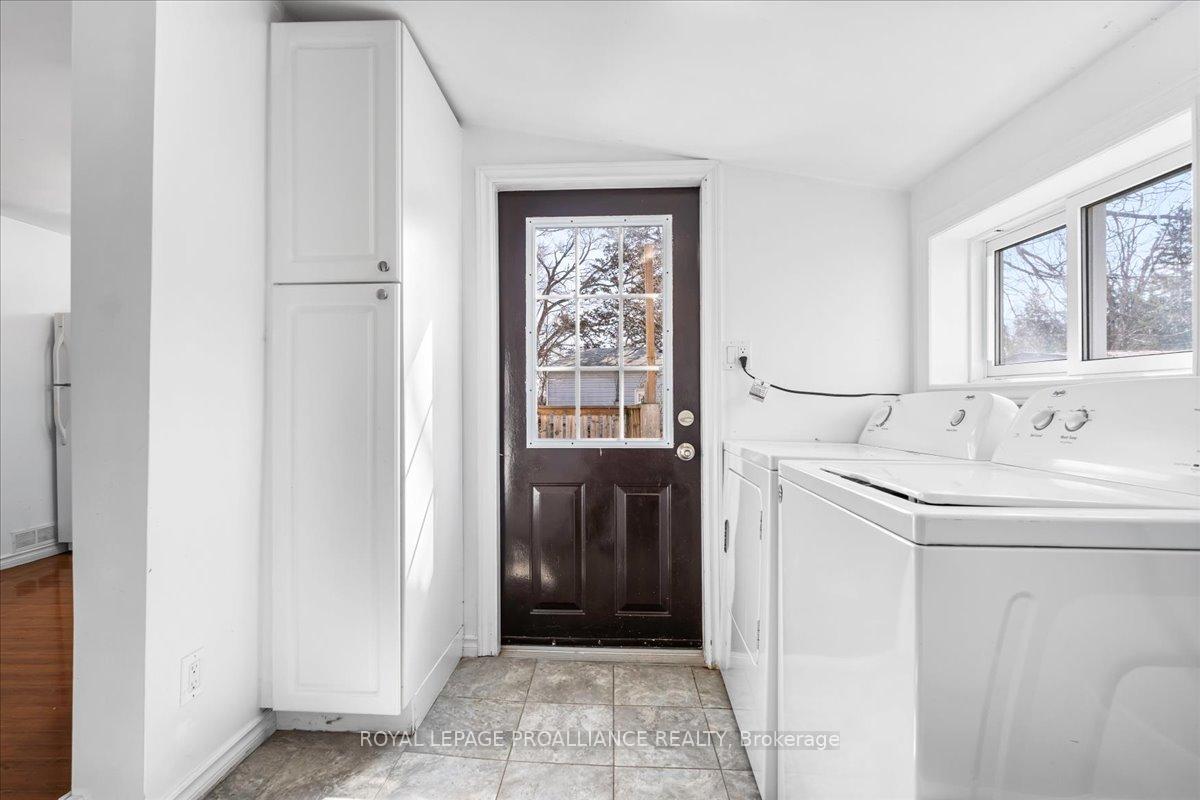 Photo 17 of 102 Wallbridge Crescent, Belleville, Belleville Ward — HOMEH