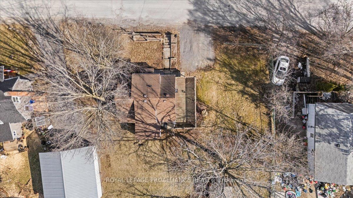 Photo 30 of 102 Wallbridge Crescent, Belleville, Belleville Ward — HOMEH