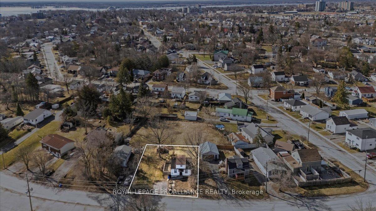 Photo 31 of 102 Wallbridge Crescent, Belleville, Belleville Ward — HOMEH